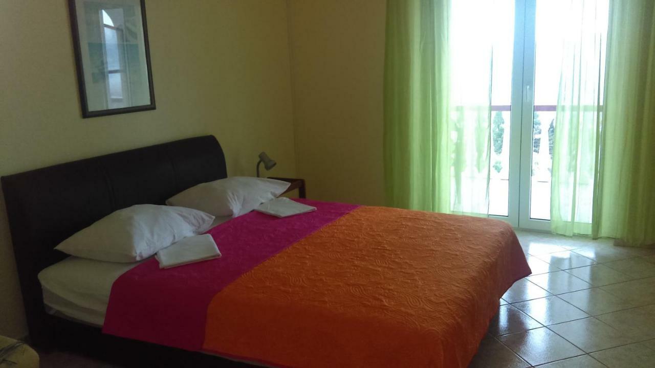 Guesthouse Bili Karlobag Exterior photo